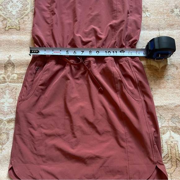 Patagonia NWT Women's Fleetwith Dress in color rosehip - Picture 5 of 10